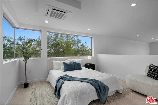 Building Photo - 541 Rose Ave