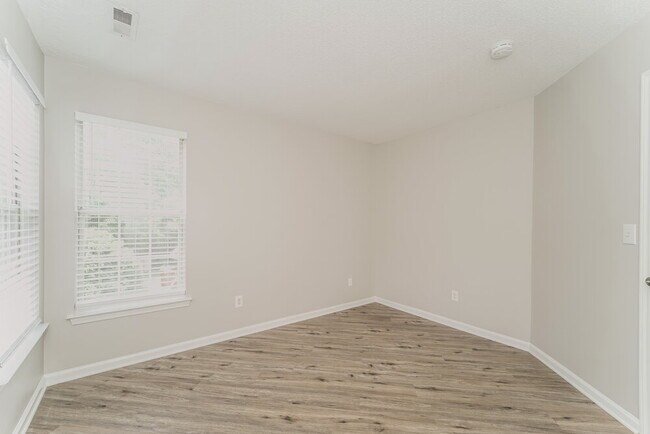 Building Photo - 1733 Josie St