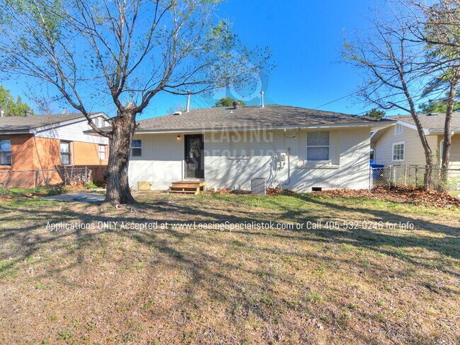 Building Photo - Charming Mid Norman 3 Bed 2 Bath Home!