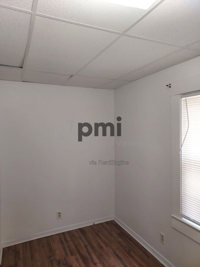 Building Photo - 419 E Peoria Ave