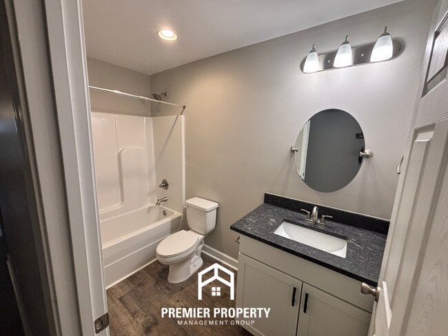 Building Photo - Charming 3BR Home with Vaulted Ceilings, Stainless Steel Kitchen & Fenced Yard in Odenville