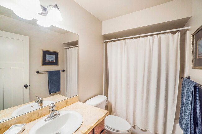 Building Photo - 6215 NE Princeton Way