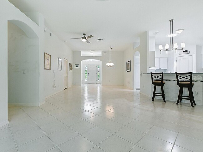 Building Photo - 17037 SE 76th Creekside Cir