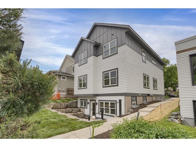 Building Photo - 5337 Drew Ave S