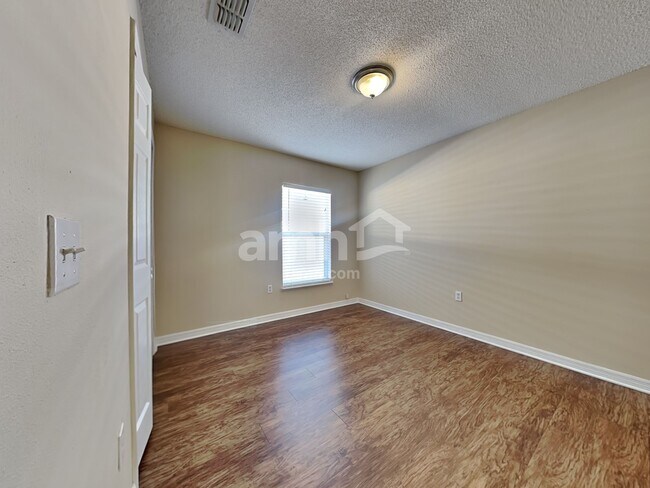 Building Photo - 11414 Ivy Flower Loop