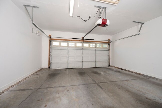 Building Photo - 130 Alpine Ct