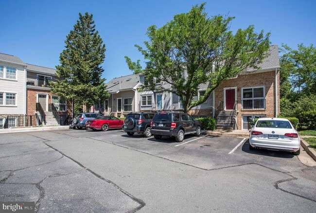 Building Photo - 144 N Bedford St