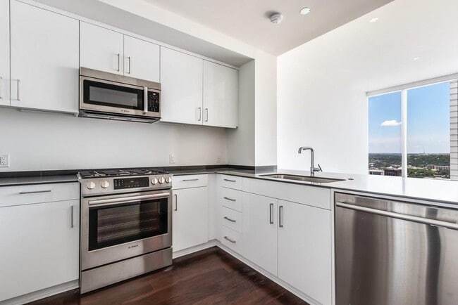 Building Photo - 301 West Ave