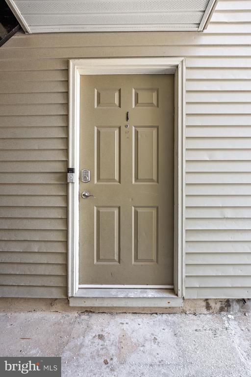 Building Photo - 1 Bridgewater Dr