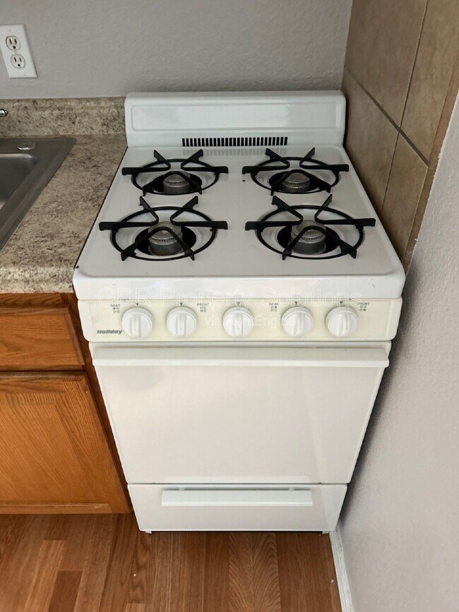 Building Photo - 401 14th St NW