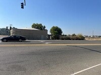 Building Photo - 6939 E Kings Canyon Rd
