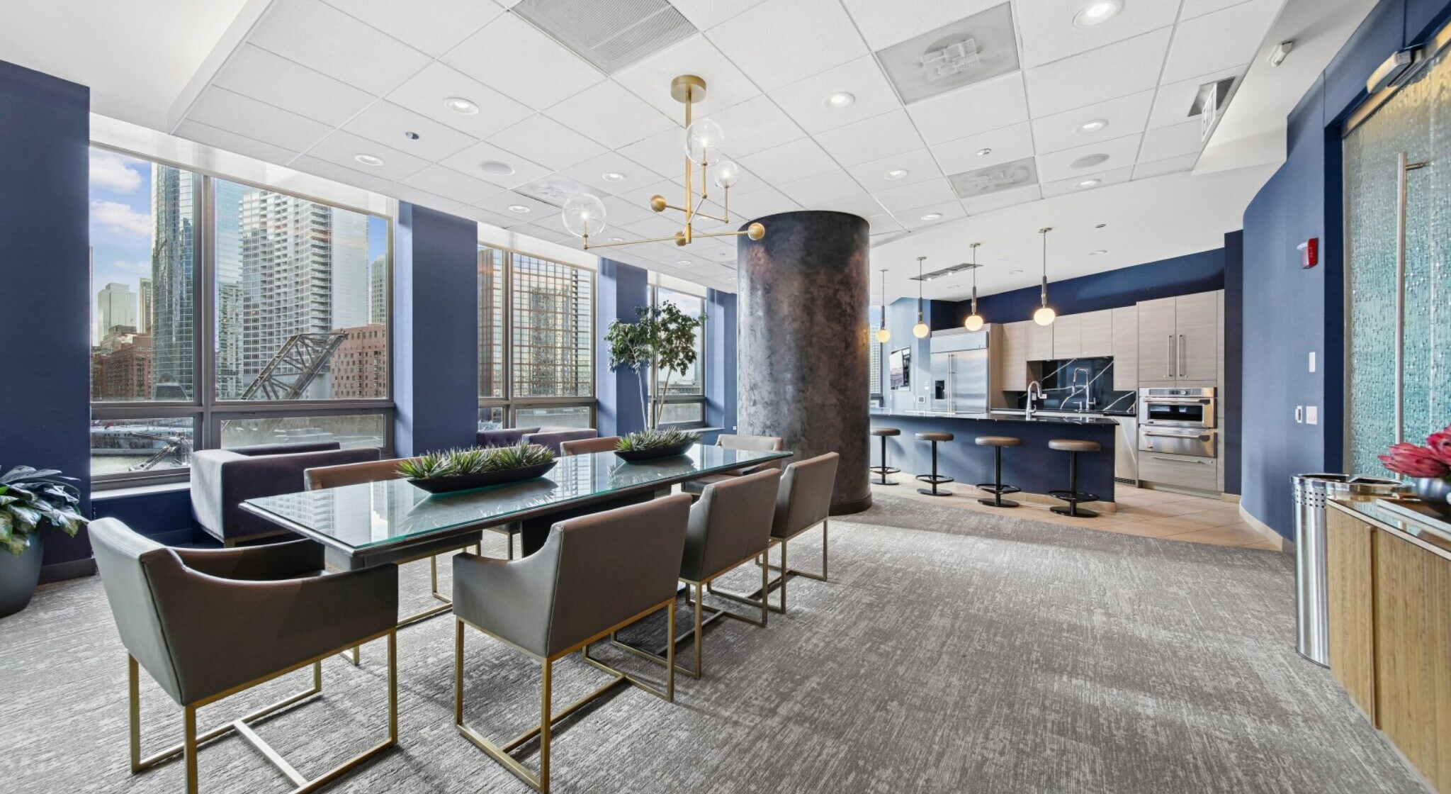 Building Photo - 354 W Hubbard St