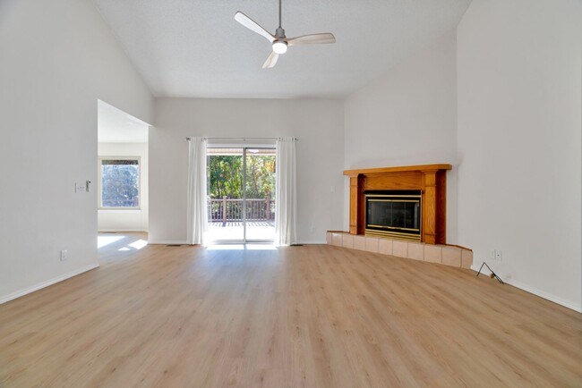 Building Photo - Beautiful 3-bedroom 2 bath Home in Bella Vista!