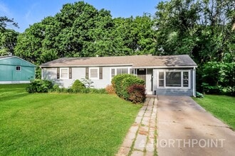 Building Photo - 3 BR/1.5BA | Newly Renovated Single Family Home |  Fenced backyard | In Kansas City!