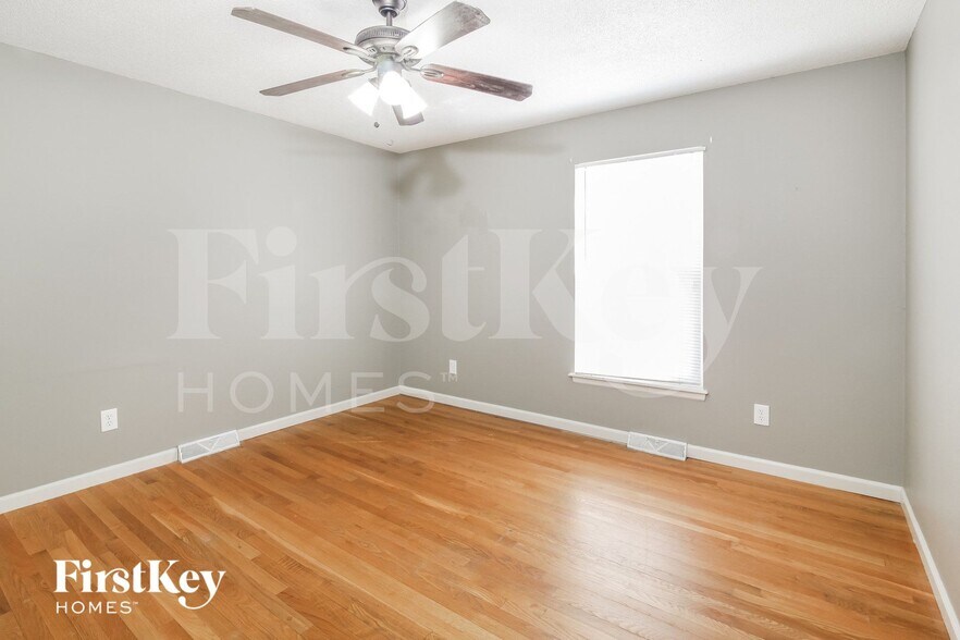 Building Photo - 1301 SW 20 St