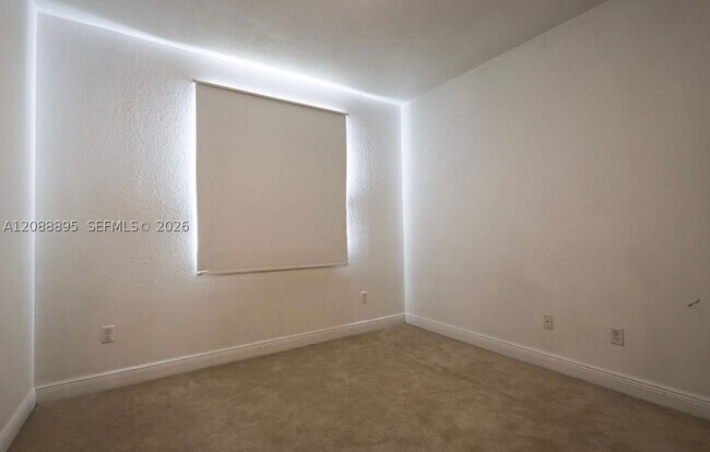 Building Photo - 964 SW 147th Ave
