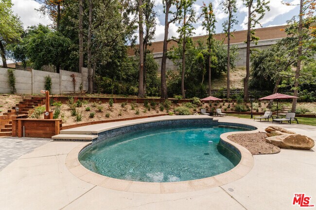 Building Photo - 15514 Del Gado Dr