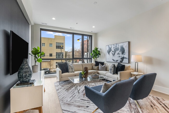 Building Photo - 5753 N Broadway