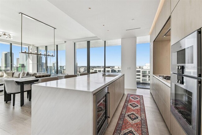 Building Photo - 1000 Water St