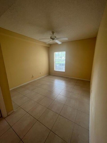 Building Photo - 10282 Fox Trail Rd S