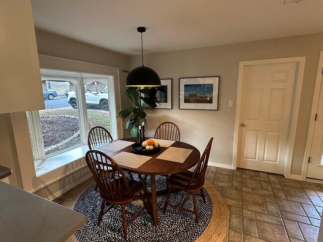 Building Photo - 311 Le Grande Ave