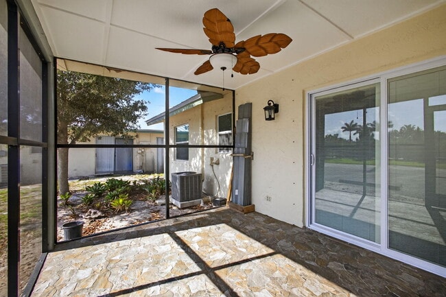 Building Photo - 8729 SE Hobe Ridge Ave