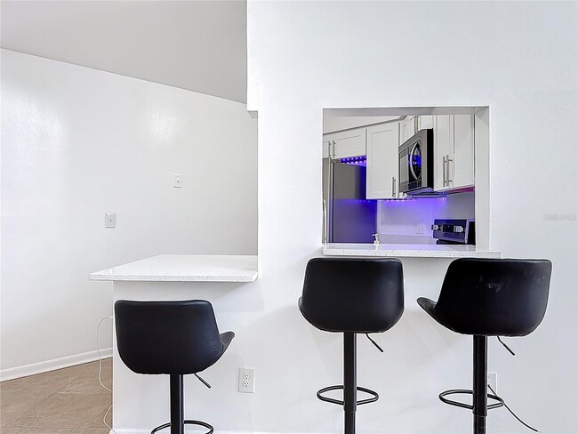 Building Photo - 3923 Atrium Dr