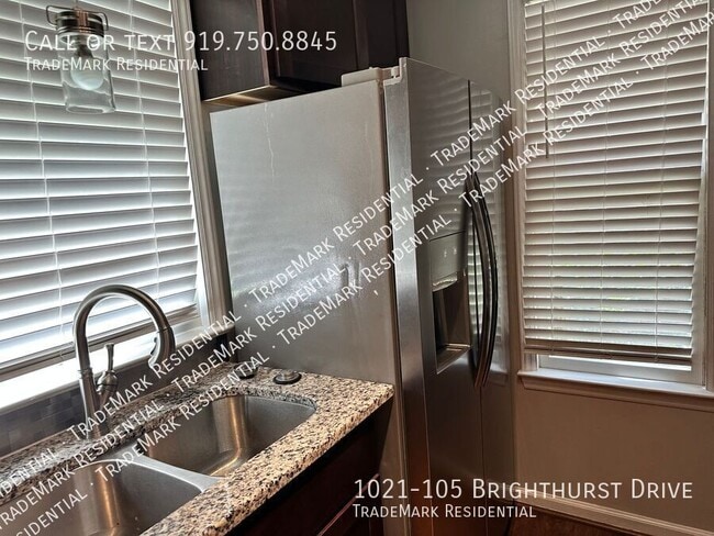 Building Photo - 1021 Brighthurst Dr