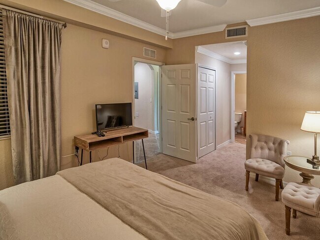Building Photo - 2BR/2BA Annual Furnished First Floor Condo available in Treviso Bay for immediate occupancy with ...
