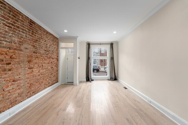 Building Photo - 432 S Robinson St