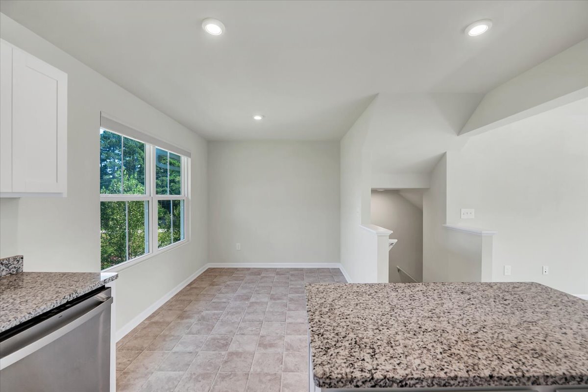 Building Photo - 5941 River Landing Dr