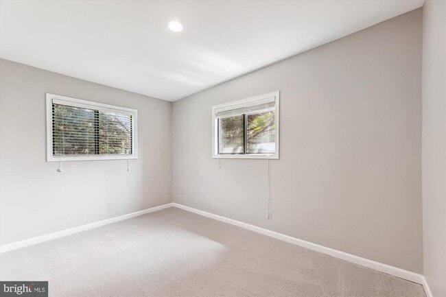 Building Photo - 2702 Dartmouth Rd