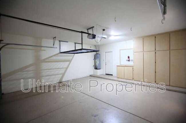 Building Photo - 8119 W Melinda Ln