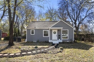 Building Photo - 1211 Thompson Pl