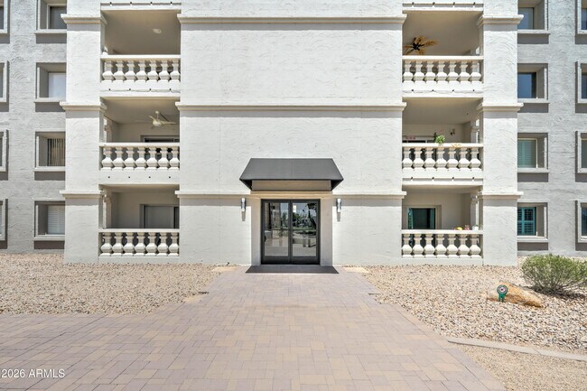 Building Photo - 7940 E Camelback Rd
