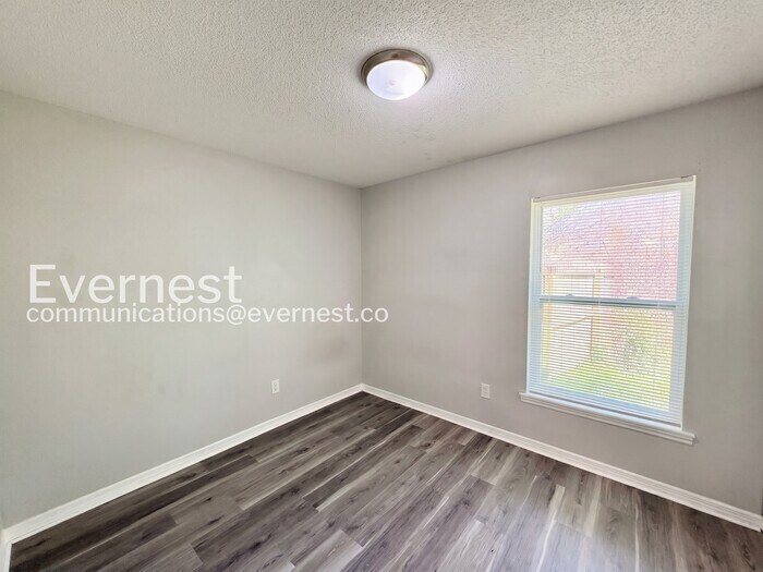 Building Photo - 7870 Pine Fork Dr