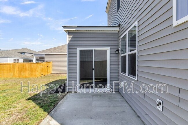 Building Photo - 303 Black Birch Dr