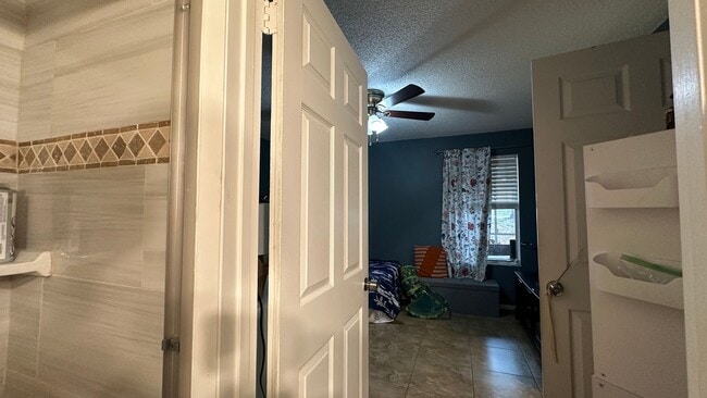 Building Photo - 974 Leeward Pl