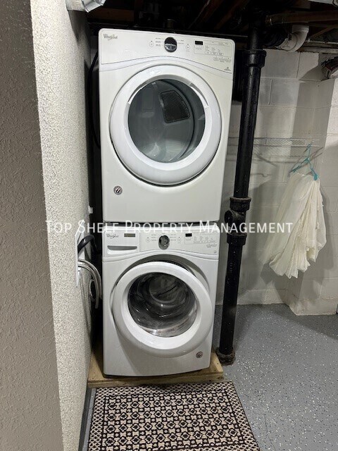 Building Photo - 4834 Seneca Ave