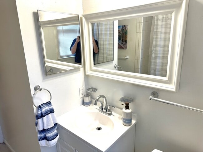 Building Photo - 735 Ponce De Leon Ct NE