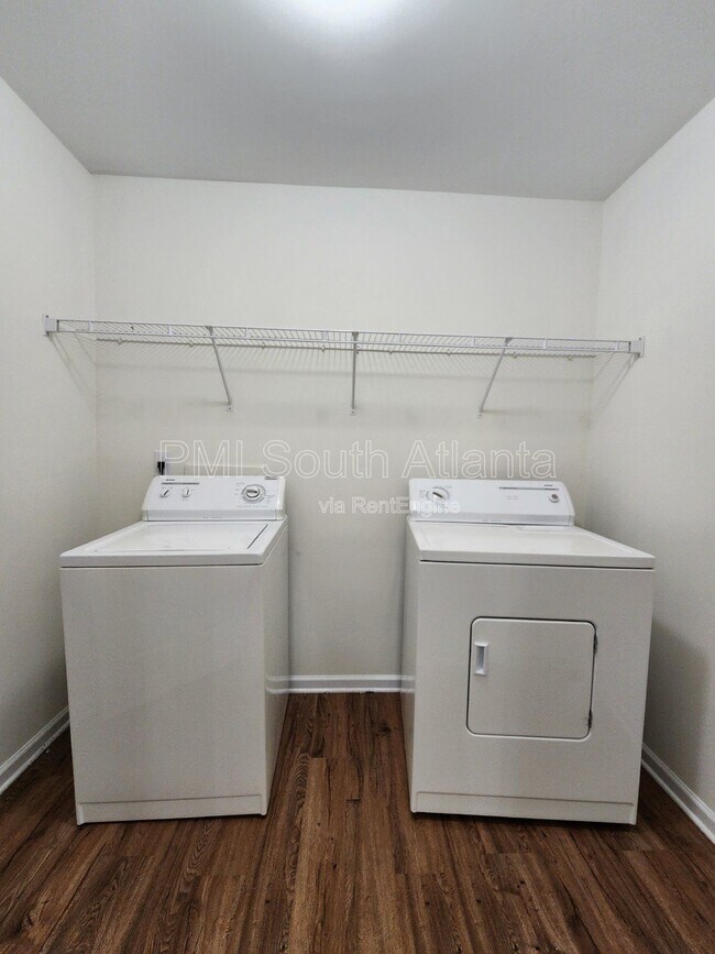 Building Photo - 2551 Wrangler Dr