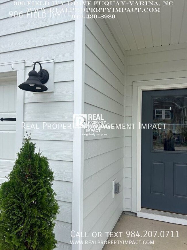 Building Photo - 906 Field Ivy Dr