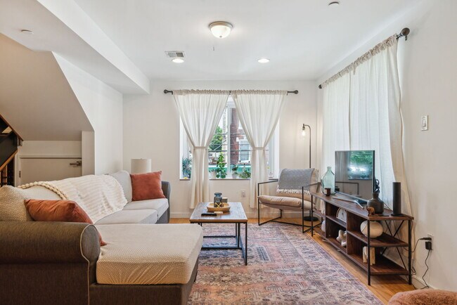 Building Photo - 3863 Terrace St