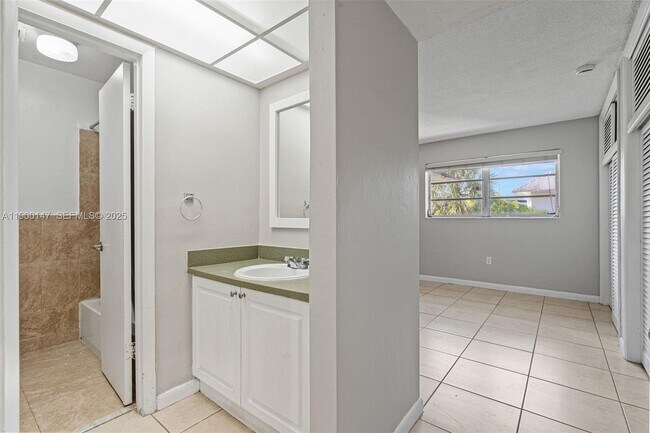 Building Photo - 7330 SW 82nd St