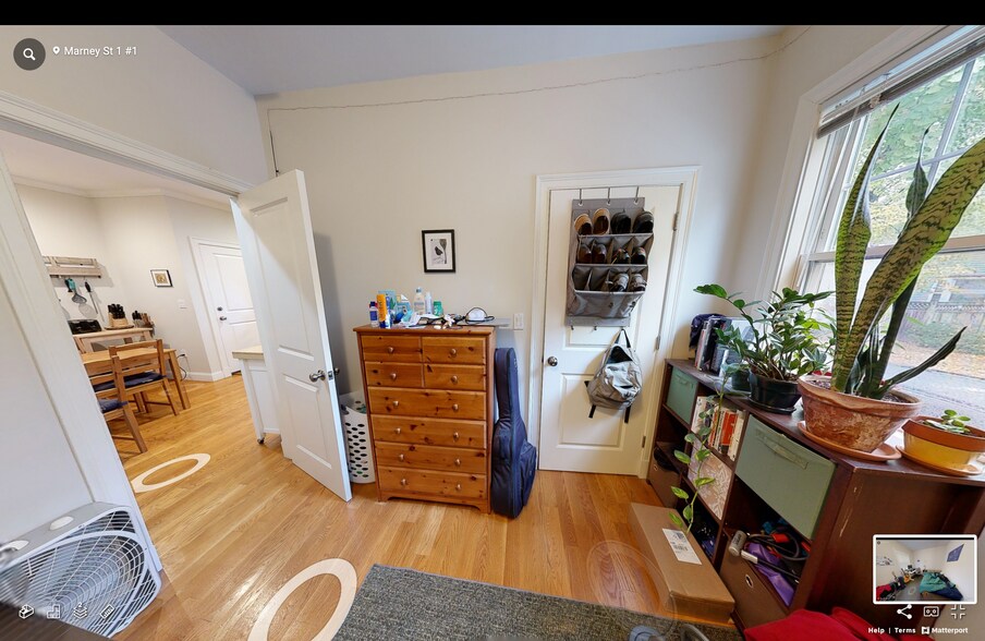 Building Photo - 20 Marney St
