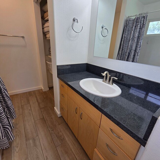 Building Photo - Turned key full furnished 3 bedroom in North Kihei