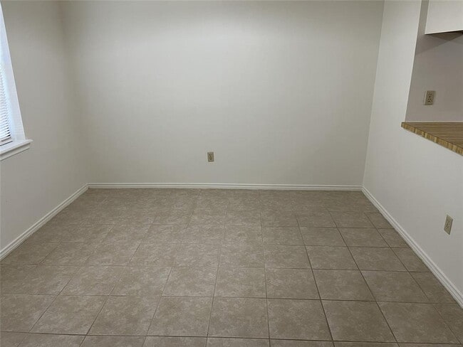 Building Photo - 26 Summer Crest Cir