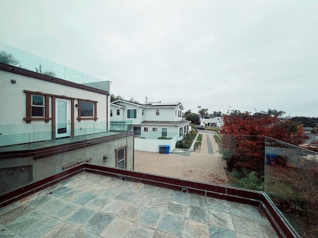 Building Photo - Spacious 6 Bed in Carlsbad with Ocean Views and Roof Top deck, 1 mile to the Beach!!