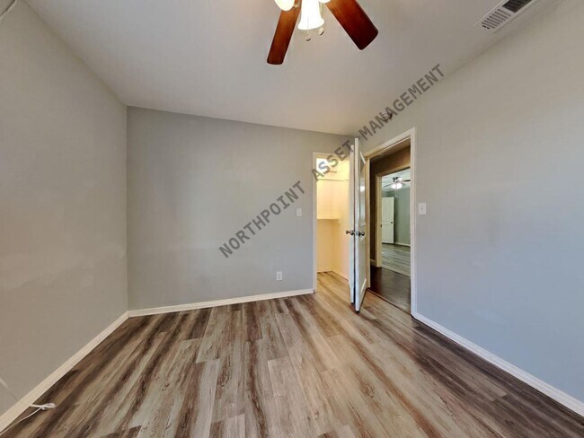 Building Photo - Newly Renovated Single Family Home | 4 BR/2BA | Fenced Backyard