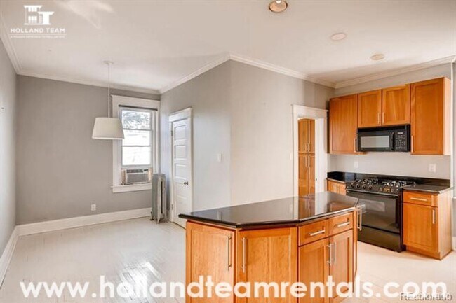 Building Photo - Uptown Capitol Hill - Secure Historic Building with Modern Updates!